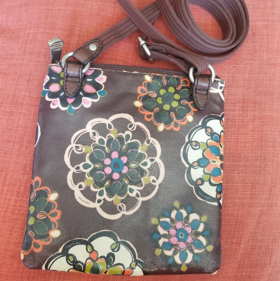 Floral purse with built-in card compartments [Fossil] - Picture 3 of 3